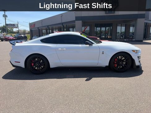 Used 2022 Ford Mustang Shelby GT500 w/ Technology Package RWD image 7