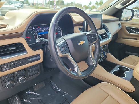 Used 2021 Chevrolet Suburban Premier w/ Premium Package image 23