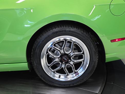 Used 2013 Ford Mustang GT Premium w/ Comfort Pkg RWD image 43