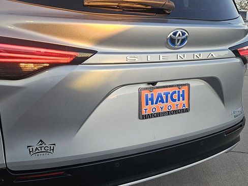 Used 2022 Toyota Sienna Platinum image 7