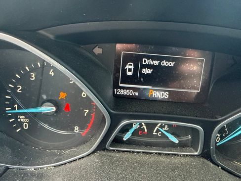 Used 2015 Ford Focus SE w/ Equipment Group 201A FWD image 10