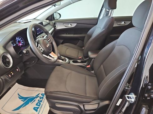 Used 2024 Kia Forte LXS w/ LXS Technology Package FWD image 8