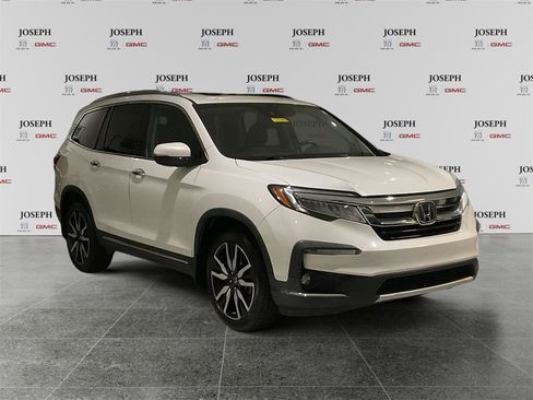 Used 2022 Honda Pilot Touring image 1