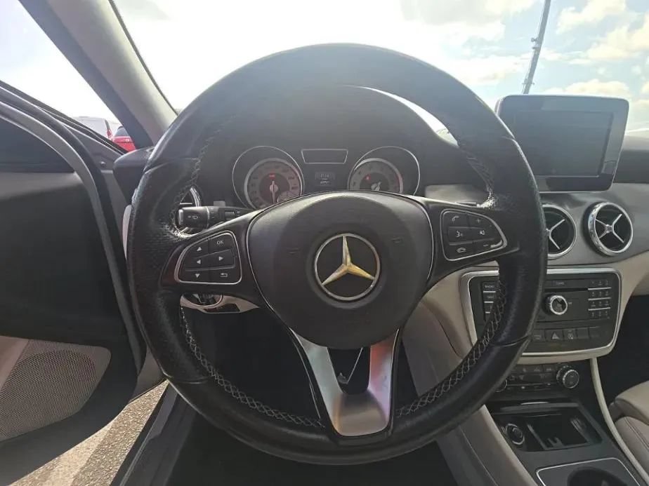 Used 2016 Mercedes-Benz GLA 250 image 10