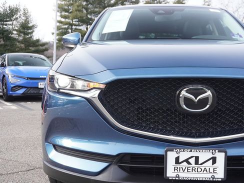 Used 2019 MAZDA CX-5 Touring image 13