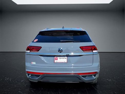 Used 2021 Volkswagen Atlas Cross Sport SE w/ Panoramic Sunroof Package FWD image 4