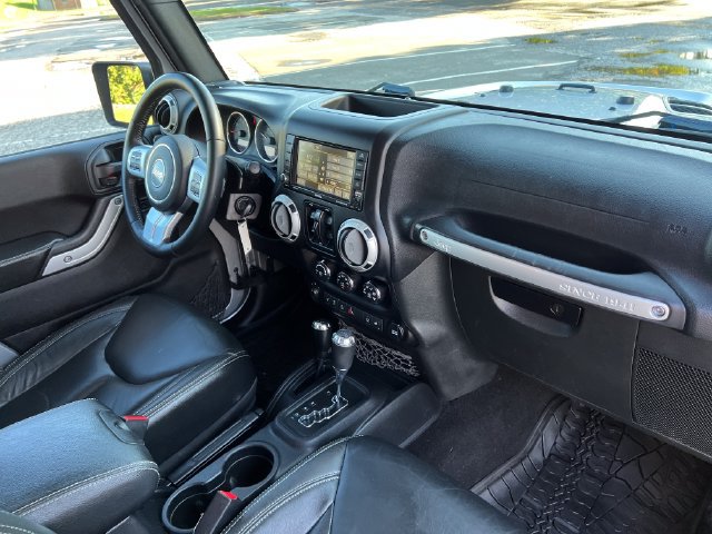 Used 2016 Jeep Wrangler Unlimited Rubicon AWD/4WD image 36