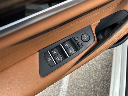 Used 2022 BMW 530i w/ Convenience Package image 19