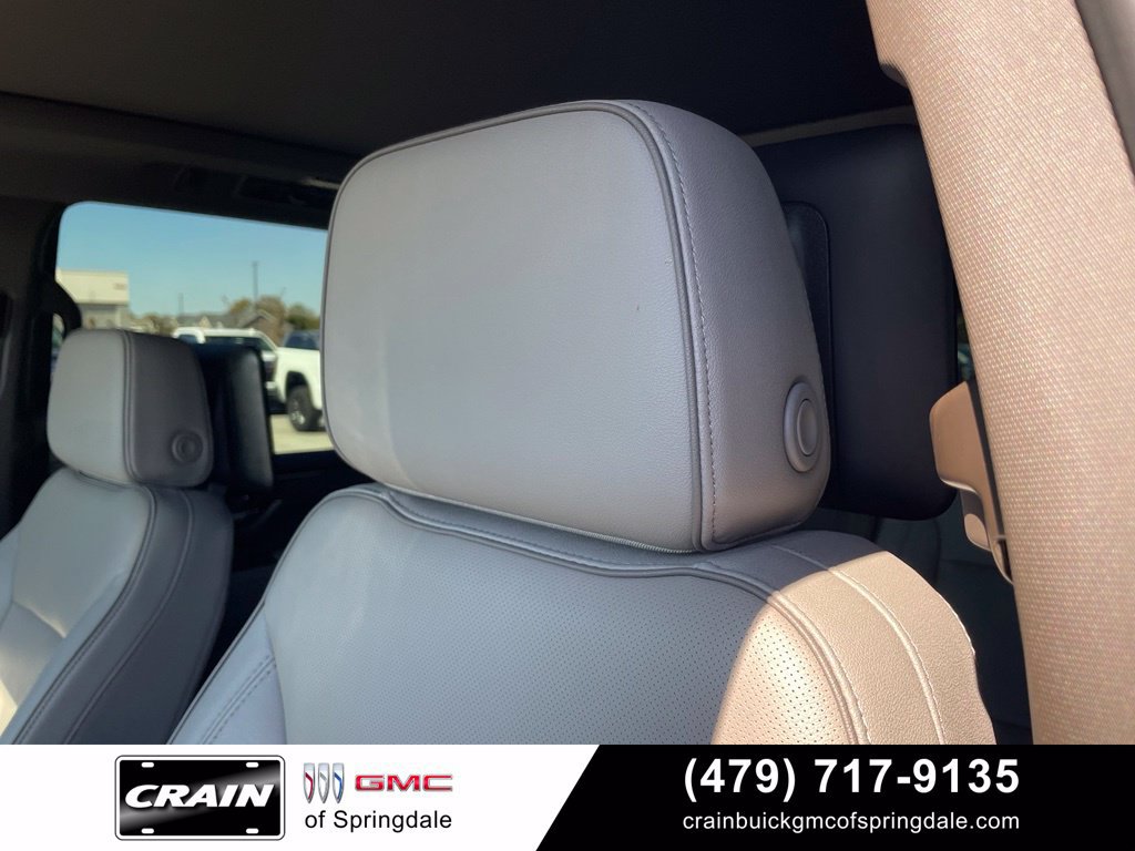 Used 2025 GMC Yukon Elevation w/ Elevation Premium Package AWD/4WD image 22