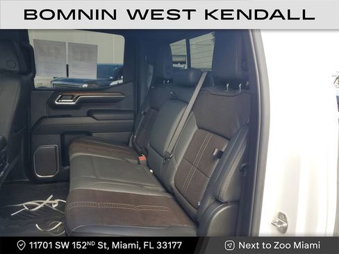 Used 2024 Chevrolet Silverado 1500 High Country image 17