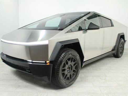Used 2024 Tesla Cybertruck Cyberbeast image 5