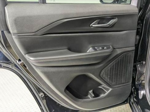 Used 2024 Jeep Grand Cherokee Altitude RWD image 16