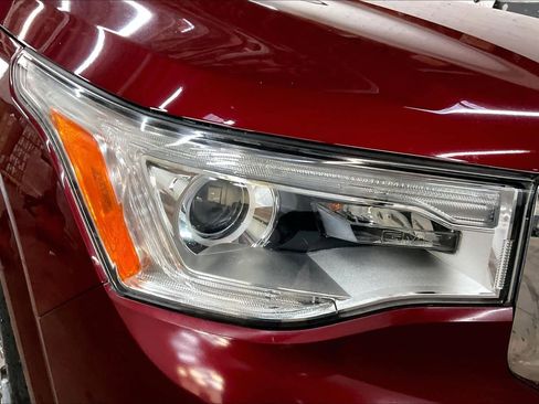 Used 2018 GMC Acadia Denali w/ Technology Package image 31