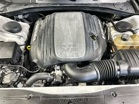 Used 2019 Dodge Charger R/T w/ Blacktop Package image 17