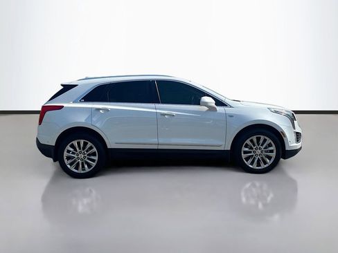 Used 2017 Cadillac XT5 Platinum w/ Driver Assist Package AWD/4WD image 2