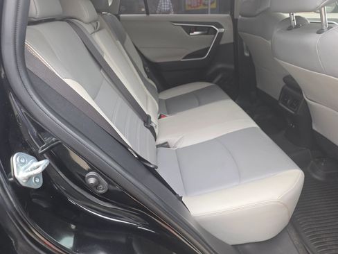 Used 2021 Toyota RAV4 XLE Premium FWD image 22