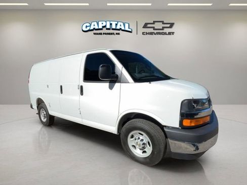 New 2025 Chevrolet Express 2500 Work Van w/ Driver Convenience Package image 7