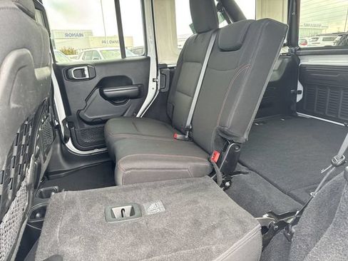 Used 2018 Jeep Wrangler Unlimited Rubicon AWD/4WD image 14