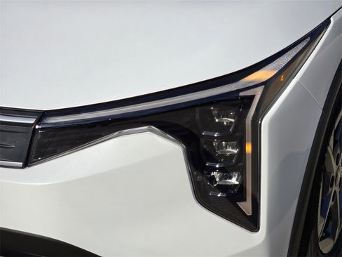 New 2025 Kia K4 LXS image 6