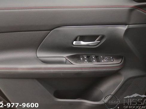 New 2025 Nissan Kicks SR image 10