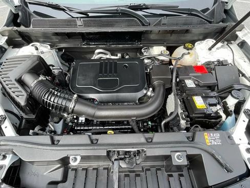 Used 2023 GMC Acadia SLT FWD image 11