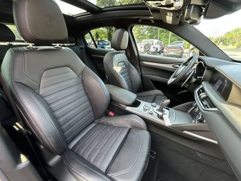 Used 2023 Alfa Romeo Stelvio Veloce AWD/4WD image 25