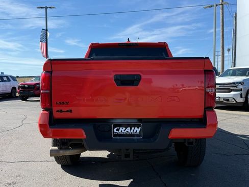 Used 2024 Toyota Tacoma TRD Off-Road image 6