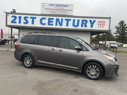 Used 2019 Toyota Sienna XLE w/ XLE Navigation Package