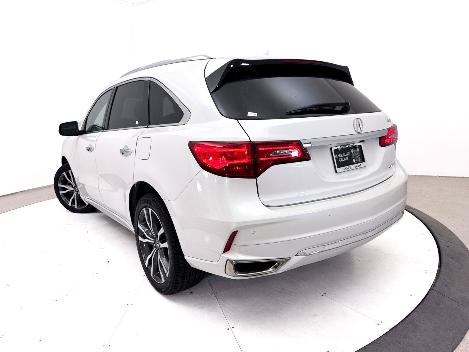 Used 2020 Acura MDX w/ Advance & Entertainment Pkg AWD/4WD image 8