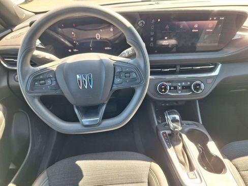 Used 2025 Buick Envista Preferred image 18