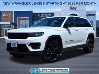 Used 2023 Jeep Grand Cherokee Altitude AWD/4WD video 1