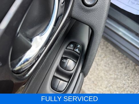 Used 2017 Nissan Rogue S AWD/4WD image 14
