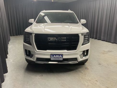 Used 2023 GMC Yukon XL SLT w/ SLT Luxury Package AWD/4WD image 4
