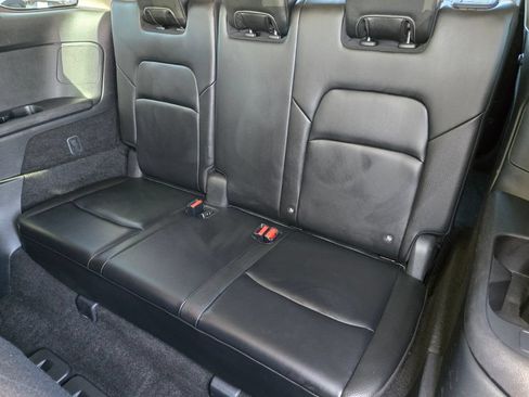 Used 2023 Nissan Pathfinder SL FWD image 17