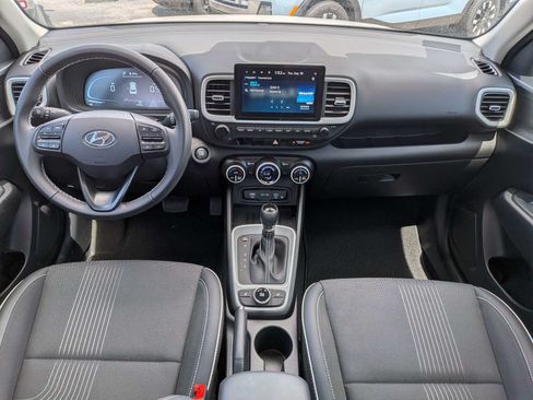 Certified 2024 Hyundai Venue Limited FWD image 15