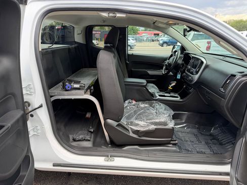 Used 2022 Chevrolet Colorado LT w/ Fleet Safety Package AWD/4WD image 33
