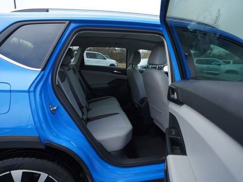 Used 2023 Volkswagen Taos SE w/ Panoramic Sunroof Package image 22