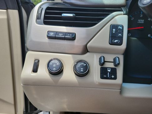 Used 2017 GMC Yukon Denali w/ Open Road Package AWD/4WD image 23