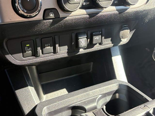 Certified 2022 Toyota Tacoma SR5 w/ Technology Package AWD/4WD image 22