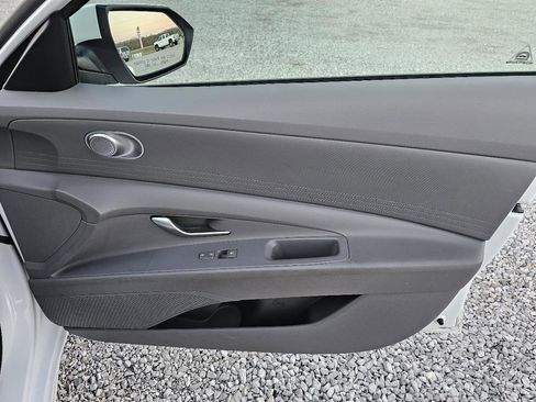 Used 2022 Hyundai Elantra SEL image 29