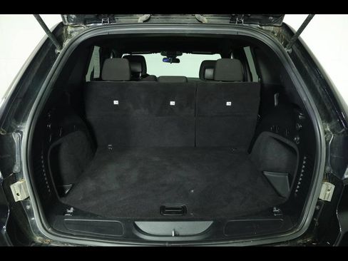 Used 2021 Jeep Grand Cherokee Laredo AWD/4WD image 9
