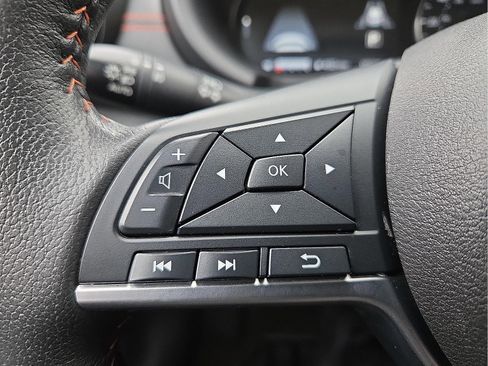 Used 2024 Nissan Kicks SR w/ SR Premium Package image 19