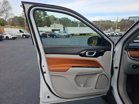 Used 2022 Jeep Compass Limited AWD/4WD image 15