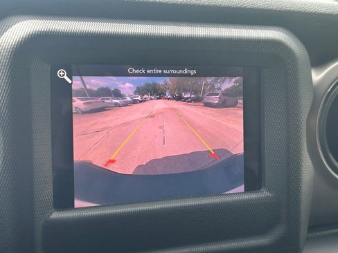 Used 2020 Jeep Gladiator Sport w/ Quick Order Package 24S AWD/4WD image 19