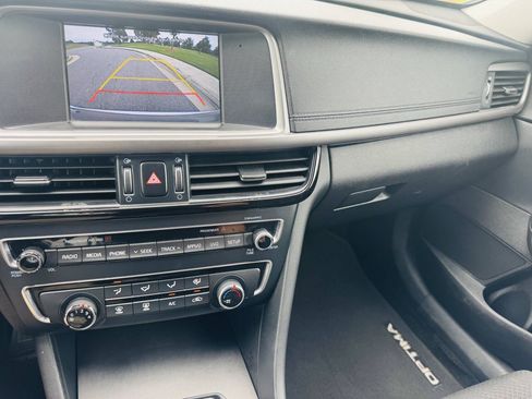 Used 2018 Kia Optima LX FWD image 15