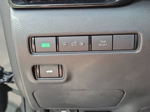 Used 2021 Nissan Sentra SR FWD image 30