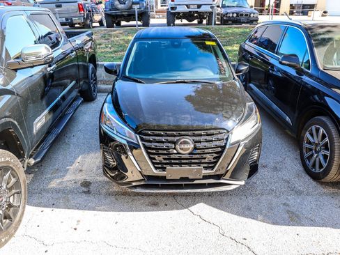 Used 2025 Nissan Kicks Play S image 5