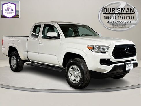 Used 2022 Toyota Tacoma SR image 1