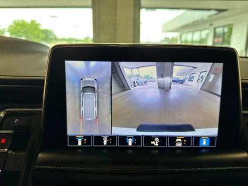 Used 2021 Chevrolet Tahoe Premier AWD/4WD image 41