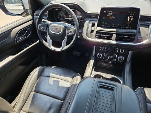 Used 2024 GMC Yukon SLT AWD/4WD image 10